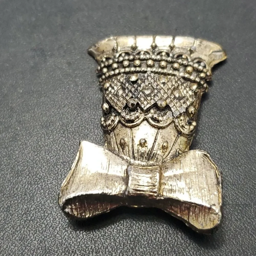 Vintage gold tone bell brooch